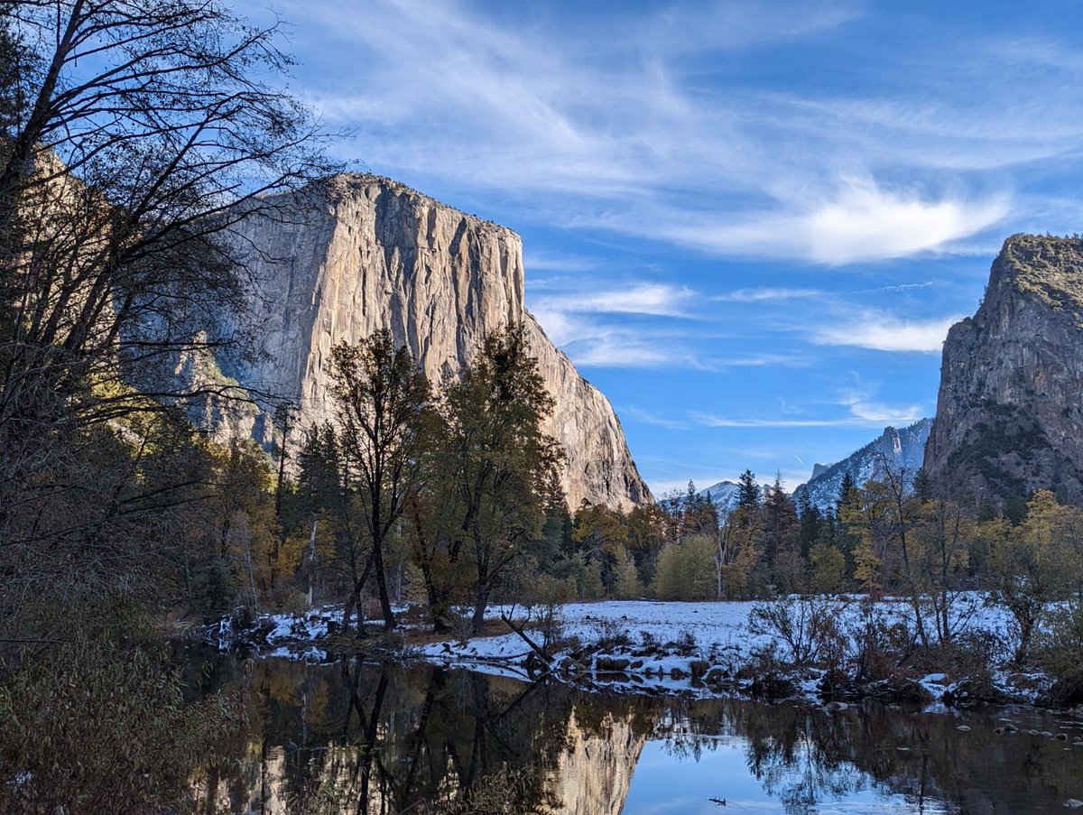 David_Simons_UK's tweet photo. No 🐻 but some amazing 🏔️ , 🌲 and even snow in #Yosemite and #Sequioa national parks. 

Exploring the US one national park at a time. 2 down 51 to go. https://t.co/JruPbSorrL