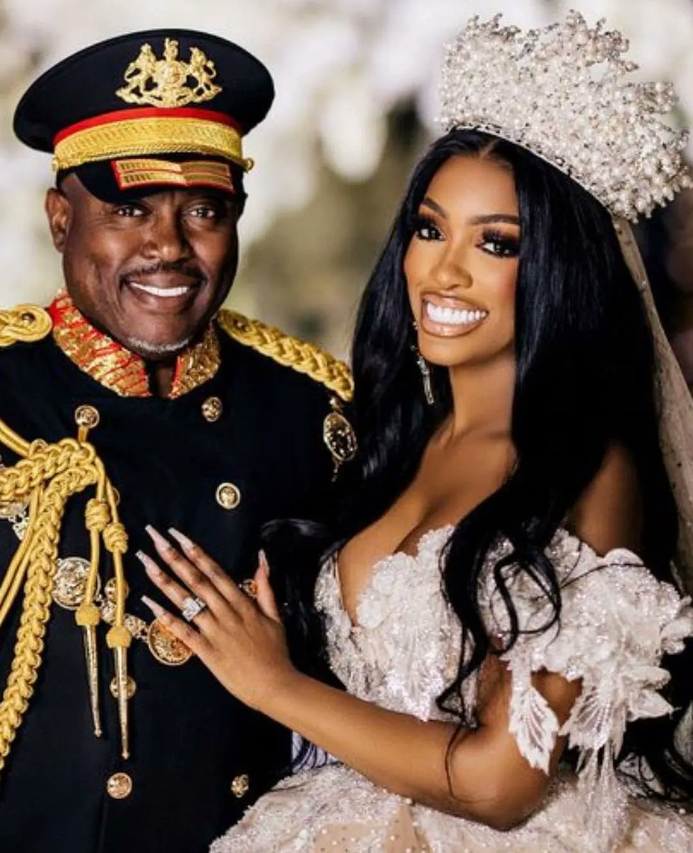myafrocaribwedn's tweet photo. The Guobadias!! Congrats to #PorshaWilliams x #SimonGuobadia on their #Wedding. Check out #Porsha looking like an #Princess. 🔥🔥❤️😍❤️🎉🙌🏾 🇳🇬🇺🇸 

#rhoa #realhousewivesofatlanta #princessdiaries #celebritywedding #celebrityweddings #edobride #edowedding #Nigerian #militarywedding https://t.co/JPvu5NctaI