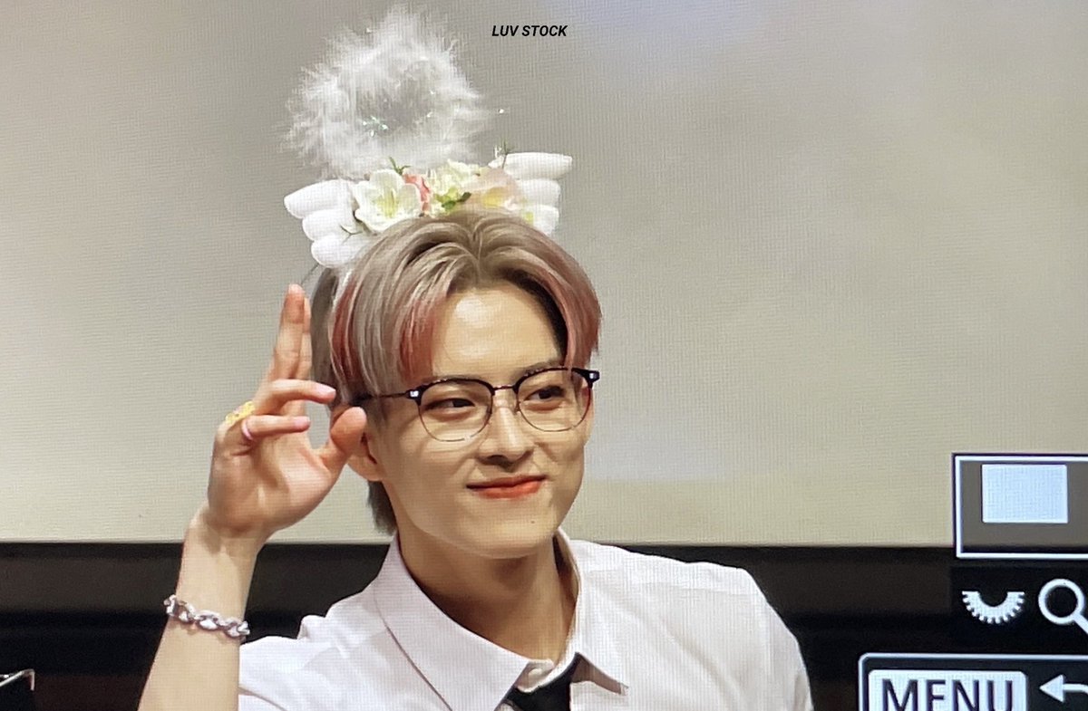 Luv_Stock's tweet photo. 221127 빅톤 케타포 팬사인회 ✨

내 애기천사 큐리뽀짝👼

#빅톤 #victon #정수빈 #수빈 
#JUNGSUBIN #SUBIN
#Choice #Virus #바이러스 https://t.co/yj0LNn04Jp