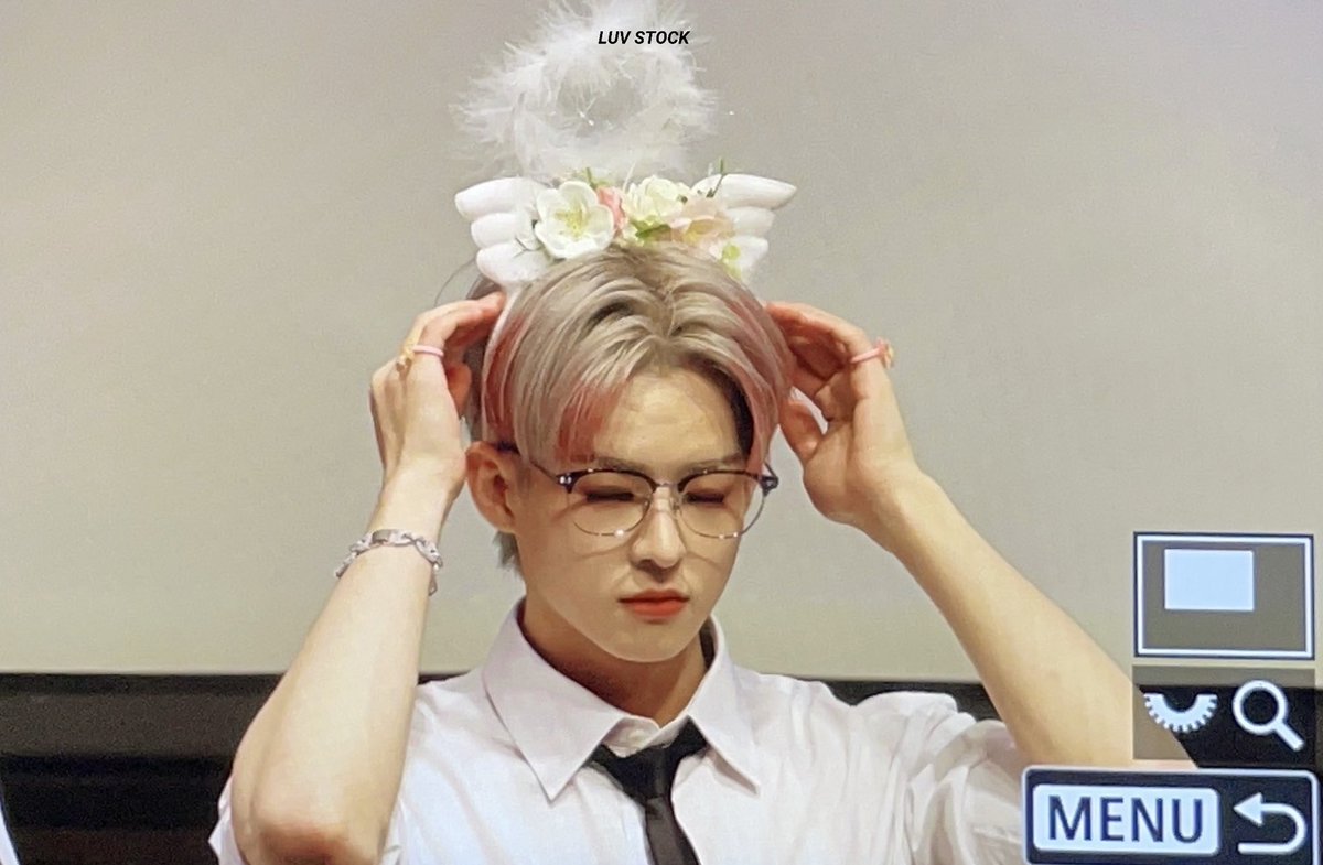 Luv_Stock's tweet photo. 221127 빅톤 케타포 팬사인회 ✨

내 애기천사 큐리뽀짝👼

#빅톤 #victon #정수빈 #수빈 
#JUNGSUBIN #SUBIN
#Choice #Virus #바이러스 https://t.co/yj0LNn04Jp