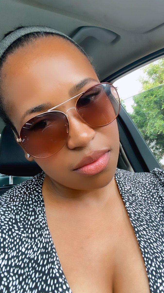 emilymthini's tweet photo. Sunday Funday 🍾🥂 https://t.co/Q4ddg95d74