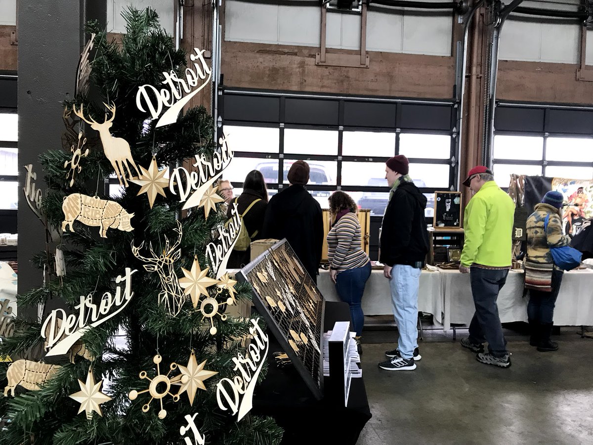 EasternMarket's tweet photo. Eastern Market is open today for our Holiday Market until 4 PM!

Start your holiday shopping here for trees, wreaths, the best locally-made gifts, food items, lunch from food trucks, and more.

Holiday Markets continue on December 4, 11, &amp; 18, and Saturday, December 24. https://t.co/JoheLvrbJQ