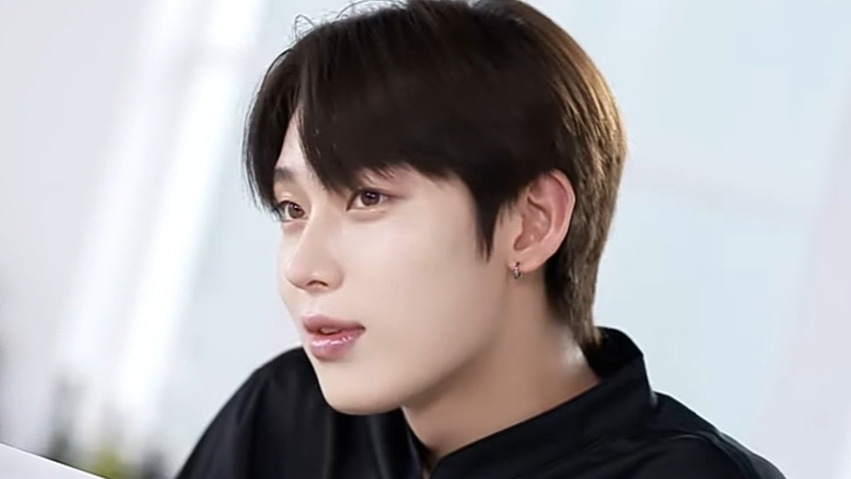 dreamysunies's tweet photo. "secret recipe"
—#SUNWON au wherein

chef akio (sn) is a cooking show judge and cairo (jw) is an auditionee with no prior culinary experience 

—

while everyone admires chef akio for his strong work ethic, cairo thinks he's just another airhead with no personality 

[kitchen au] https://t.co/uUJoX01diI
