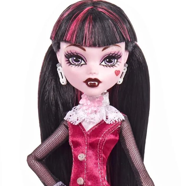 draculaurabot's tweet photo. ╭┈◦•◦❥•◦ Draculaura’s stealin’ my heart ♡

｡ﾟ•┈୨♡୧┈• ｡ﾟ

「#monsterhigh #draculaura #dolltwt #monsterhightwt」 https://t.co/oPVPNkDj4J
