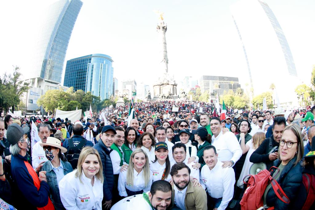 Carlos Puente Salas (@carlospuentezac) on Twitter photo Las y los <a href="/DiputadosVerdes/">Diputados Verdes</a> acompañamos al Presidente de la República <a href="/lopezobrador_/">Andrés Manuel</a> en la marcha que convocó para conmemorar cuatro años de su gobierno. 
#LaMarchaDelPueblo Las y los <a href="/DiputadosVerdes/">Diputados Verdes</a> acompañamos al Presidente de la República <a href="/lopezobrador_/">Andrés Manuel</a> en la marcha que convocó para conmemorar cuatro años de su gobierno. 
#LaMarchaDelPueblo