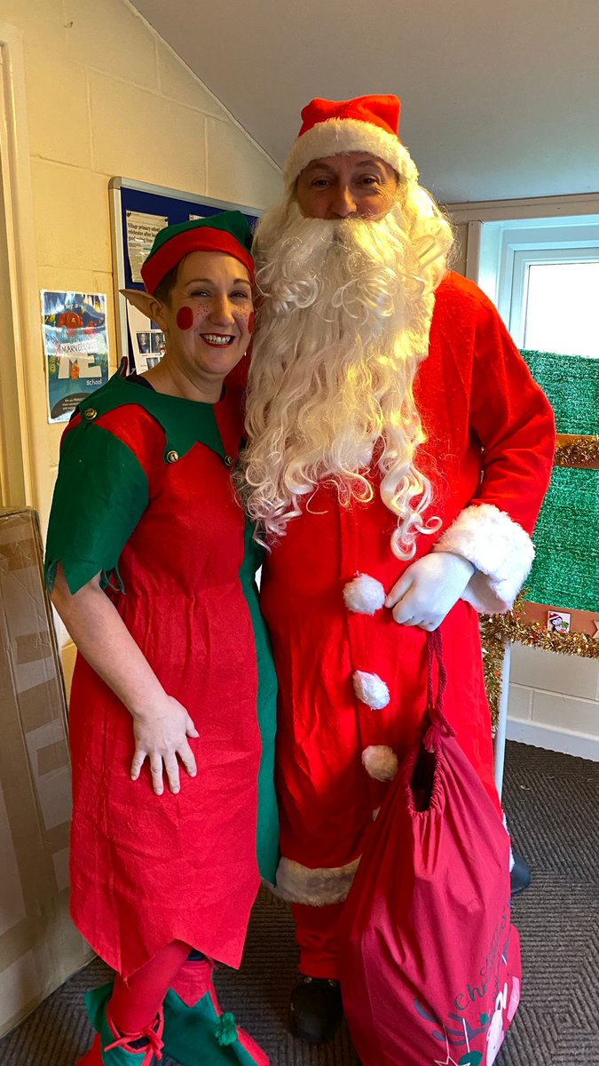 BarninghamPTA's tweet photo. We had a brilliant Christmas fayre yesterday and raised just over £900 for our school @BarninghamCEVCP. Thank you to everyone who came along, donated and/or helped out on the day - you made it amazing 🎉🎅🎄 https://t.co/5DpGy0b7oZ