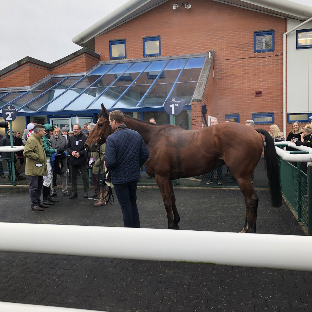 sam_angelina22's tweet photo. 21 months off the track is no problem for Totterdown, making all under @lambert_finn. Seemingly not a straightforward horse. Great training performance by @RTPhillips1. https://t.co/ZmZzetbduo