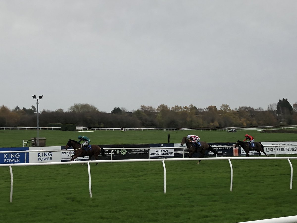sam_angelina22's tweet photo. 21 months off the track is no problem for Totterdown, making all under @lambert_finn. Seemingly not a straightforward horse. Great training performance by @RTPhillips1. https://t.co/ZmZzetbduo