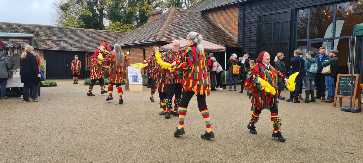Traditional Bampton Morris Dancers tweet media