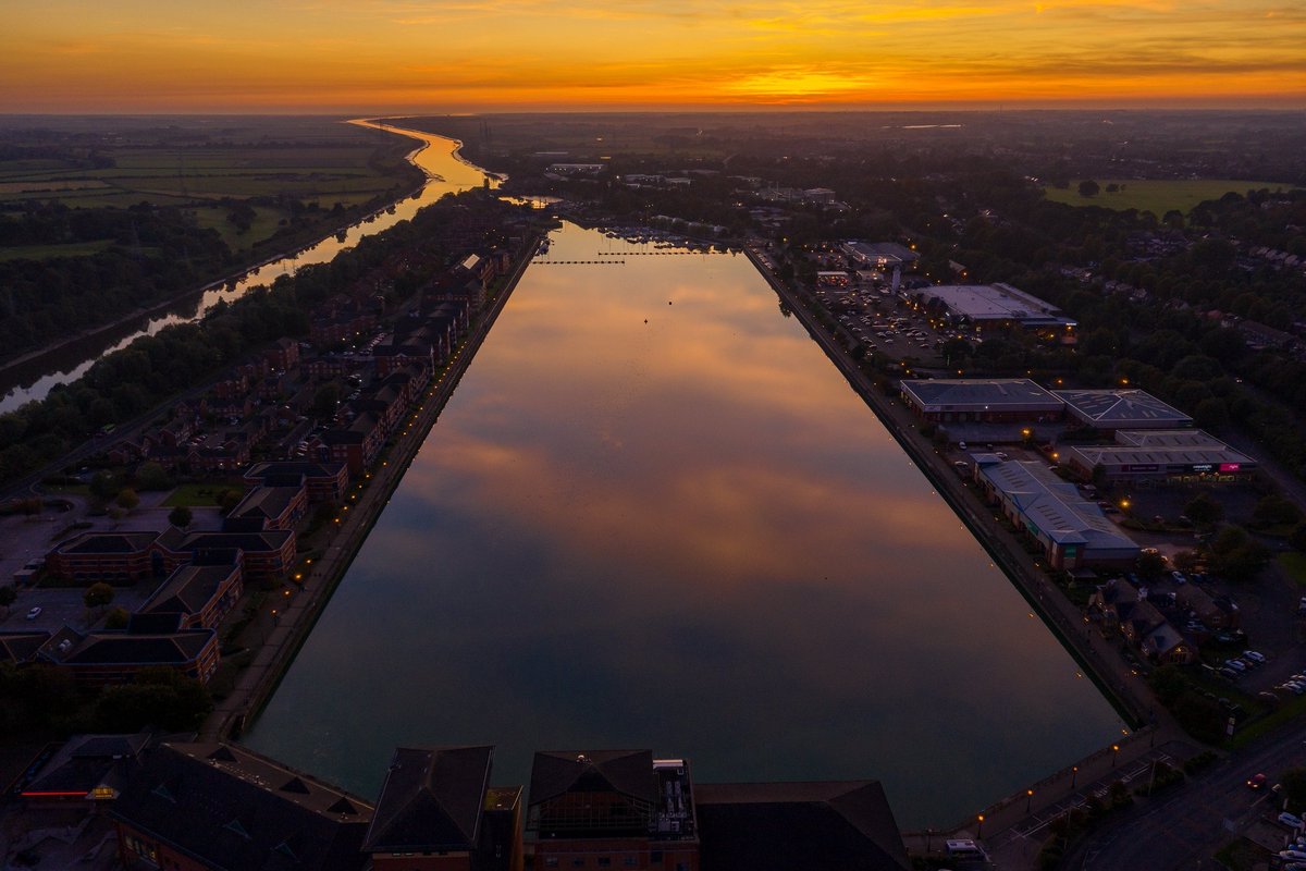 #preston dock at #sunset getting some amazing reflections. I love that you can see the river all the way to the sea. #mypreston #lancashireday 

#lancashire #dji #dronephotography #drone #djimavicpro2 #djimavic #photo #photography