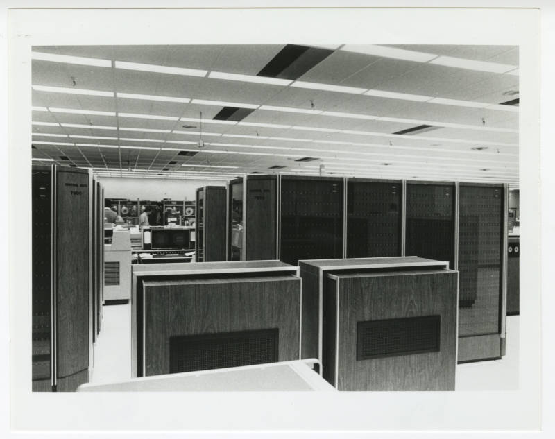 JustCodeCulture's tweet photo. CBI Image o' Day. Late 1960s the Control Data CDC 7600. It was the intended #supcomputing successor to the CDC 6600, the first #supercomputer, here at #Livermore Nat. #Lab It had a $5M price tag. #HPC #HighPerformanceComputing #science #sciencetwitter #CDC6600 #CDC7600 https://t.co/PrG1rQX3HD