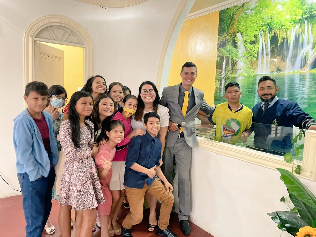 wallacermachado's tweet photo. A Semana de Reencontro na Igreja Adventista do Sétimo Dia de Compensa 7 terminou com uma linda festa batismal, onde 3 Preciosas almas selaram a vida com Jesus.
Deus seja louvado!
#DistritodaCompensa3
#OMesmoAmorAMesmaMissão https://t.co/KDS3l0F93j