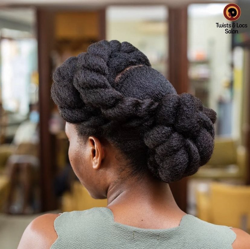 TwistsnLocs's tweet photo. How are you styling your afro? Here are some options to get you to funk that fro up

#twistsnlocs #naturalhair #salon #eastlegon #0su #spintex #branch #service #naturalhairstyle #naturalhaircare #4chair #afto #naturalista #kinkyhair #afrohair #cornrows #blackwomen https://t.co/mmqNXVTNZc