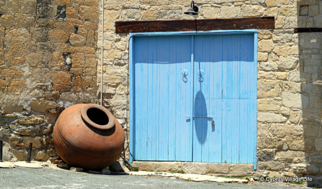 photosofcyprus's tweet photo. Malia Village #Cyprus #Malia #Culture #Door #Pithari #Limassol #Travel #Photography #Village https://t.co/wHOLjV0NH9