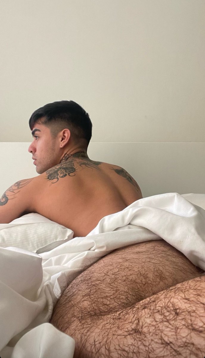AleSanti1998's tweet photo. Gracias dios por hacer que este hombre exista 🤤🤤 @shitisnickbolt eres la fantasía sexual de muchos ni como negarlo
#pelos #gay #fetiche #nickbolt https://t.co/B2aeykDAx5