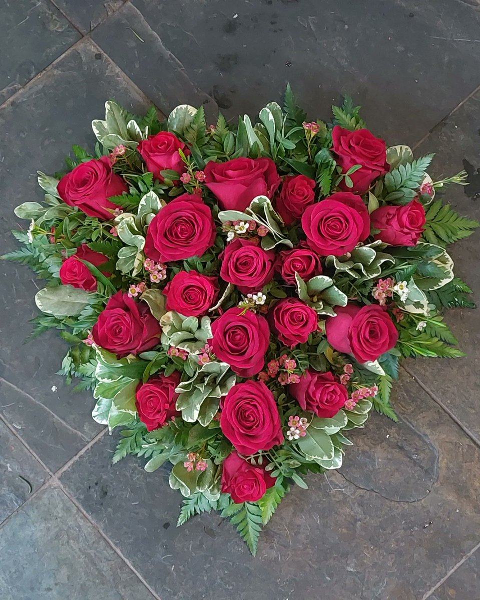 Branchflorist's tweet photo. Tributes we created last week 

The family had chosen a single ended tear drop shaped spray made up using a selection of  naomi roses,lisianthus, alstromeria, thistle &amp; veronica with seasonal foilage.

They had also chosen a red rose heart to match &amp; his nick name in letters. https://t.co/0QgK4kVh2Z