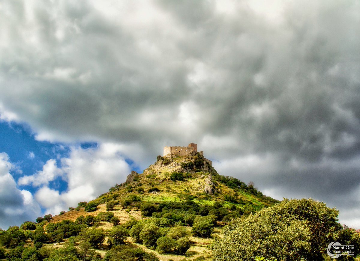 OnoNanni's tweet photo. Castello di Burgos. #italy #sardinia #goceano #burgos #photography #landscape #clouds #medioevo #giudicati #photographer #borghiditalia #travel #storia #cultura #mediterraneo #sardegna #isola #castello #castle https://t.co/E6ENer1OD3
