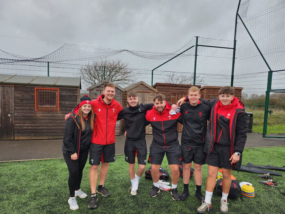 Also, a huge THANK YOU to our amazing <a href="/WRU_Community/">WRU Community - Wrth galon y genedl</a> apprentices and hub officers for refeering and supporting a brilliant day🙌

<a href="/ciaran_jones05/">Ciaran Jones</a> <a href="/evanbeachrugby/">Evan Beach</a> <a href="/jacedwardswru/">Jac Edwards</a> <a href="/RhysWilliamsWRU/">Rhys Williams</a> @BryntegSchool 

(THREAD 3/3)