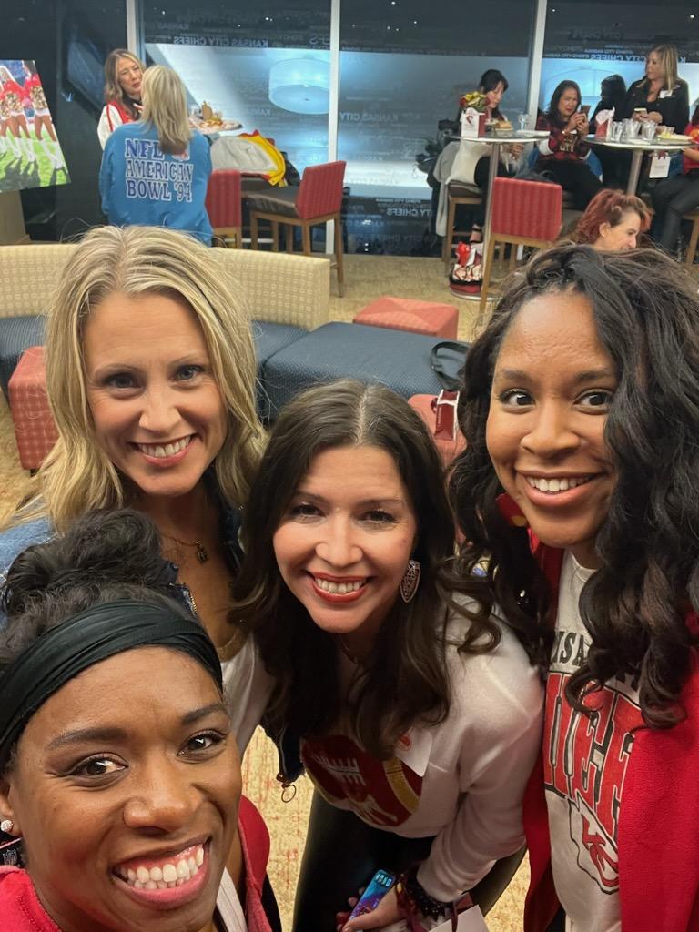 vlvaughn's tweet photo. Yesterday was an awesome start to #ChiefsCheer Alumni weekend. Today is Game Day and we are performing at Halftime! https://t.co/tVXUc4jYFO