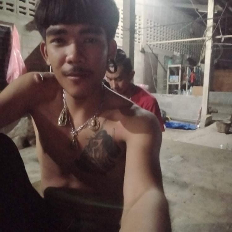 Chinnarat01's tweet photo. เหงายุน่ะ #บางละมุง https://t.co/0cwrxLZ6RM
