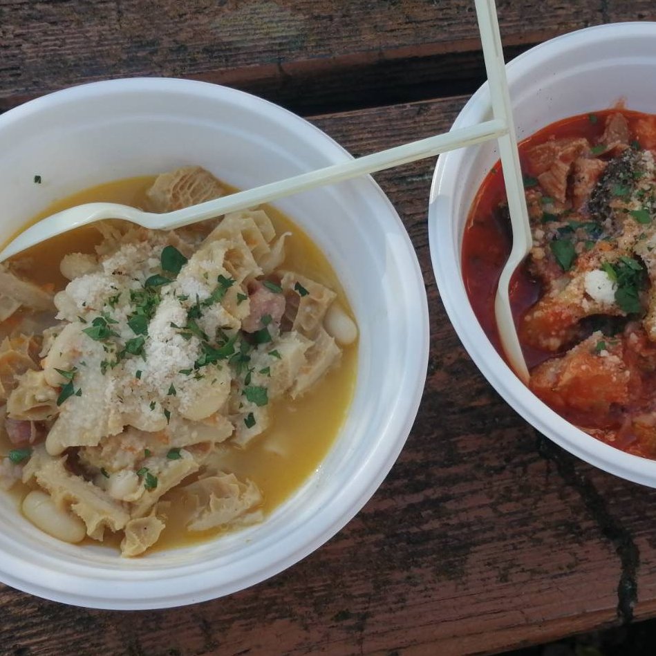 Ashikari_JPN's tweet photo. My wife and I went to　Tenpyo-no-oka-Park today.
Many stores participated in the event.
Fill Kitchen's tripe was delicious.
I also had a crepe from Iloha.
And I made a new illustrator friend.
I find it interesting to meet people. https://t.co/mVQhE3qgJR