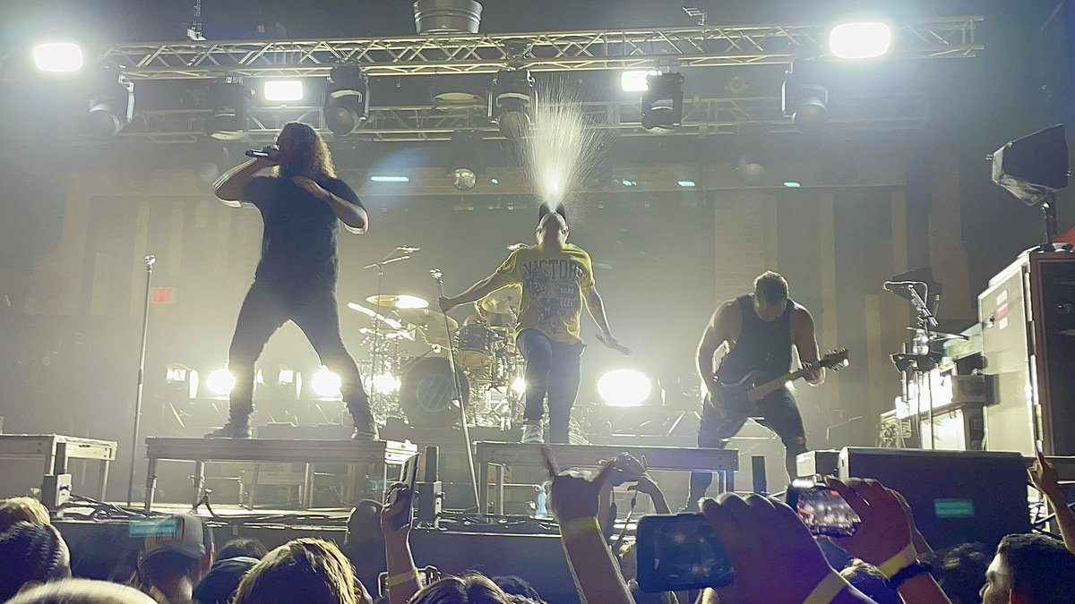 briceschrenkel's tweet image. @IPrevailBand set last night in Fort Lauderdale, FL was insannneeeee! #TruePower #TruePowerTour 💙