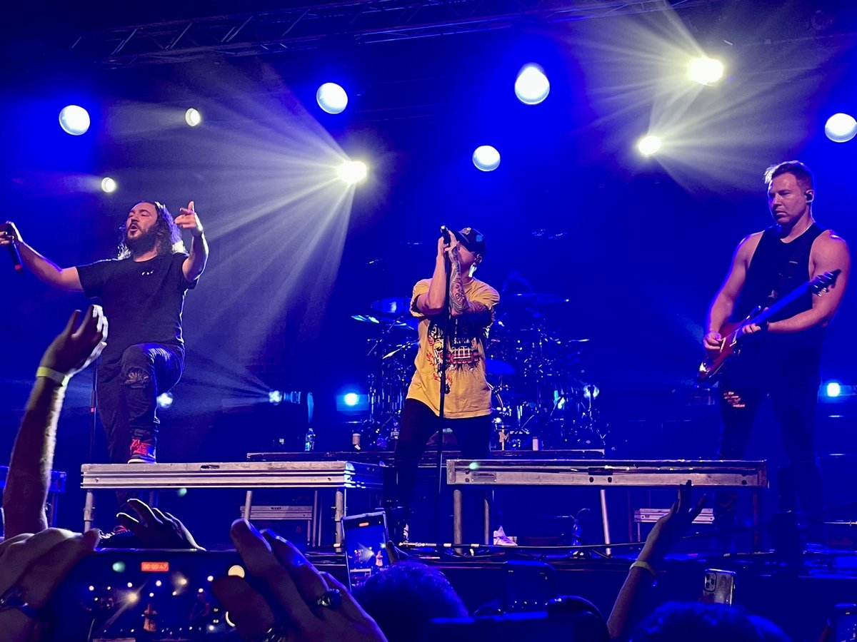 briceschrenkel's tweet image. @IPrevailBand set last night in Fort Lauderdale, FL was insannneeeee! #TruePower #TruePowerTour 💙