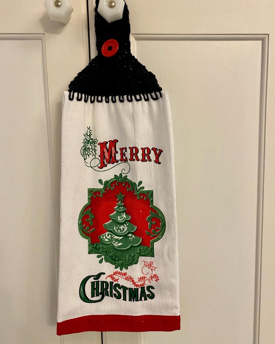 RCrocheting's tweet photo. 25% off sale thru Monday🌲

https://t.co/udtoYZuNGZ

100% cotton hanging kitchen towel with a coordinating 100% cotton crochet top with button closure. https://t.co/BWA3Xicqad