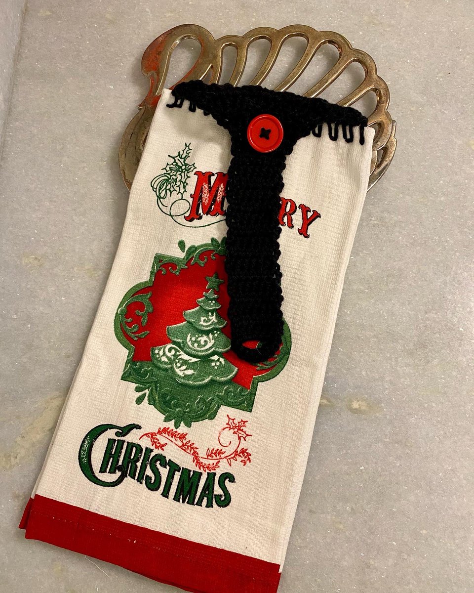 RCrocheting's tweet photo. 25% off sale thru Monday🌲

https://t.co/udtoYZuNGZ

100% cotton hanging kitchen towel with a coordinating 100% cotton crochet top with button closure. https://t.co/BWA3Xicqad
