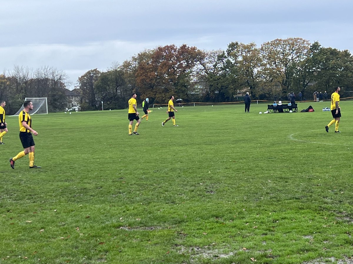 Solid win for the boys today! 4-0 up at half time after some clinical finishing. Fair play to <a href="/FryernsA/">Fryerns A</a> who never gave up and scored a decent goal in the second half, 4-1 FT. 

Roll on next week! 

Steve Birnie ⚽️
<a href="/Mattie_VanLint/">Matt Vanlint</a> ⚽️⚽️
Brodie Horne ⚽️

Sam Smith MOTM 🍾

#UTB 🟡⚫️