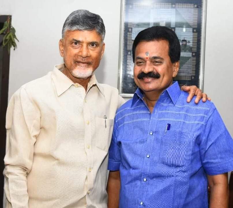 AmrullaTnsf's tweet photo. టిడిపి నెల్లూరు నగర ఇన్చార్జి కోటంరెడ్డి.శ్రీనివాసులురెడ్డి గారు కోలుకోవాలని, తెలుగుదేశం పార్టీ నాయకులు, కార్యకర్తలు, నగర ప్రజల ప్రార్థనలు ఫలించాలని కోరుకుంటున్నాను. దాడికి పాల్పడిన దుండగులపై పోలీసులు కఠినమైన చర్యలు తీసుకోవాలని డిమాండ్ చేస్తున్నాను. https://t.co/fX2LKty3PV