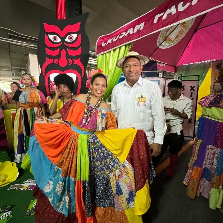 ProfMarulanda's tweet photo. Con gran éxito se desarrolló el día de ayer la Feria de la panameñidad como parte de la celebración del mes de la patria en el CRUSAM UP. Felicitaciones a todos mis colegas, estudiantes y administrativos que le dieron vida a este encuentro.
#panameñidad
#CRUSAM
#mesdelapatria https://t.co/kQgBq3pkRJ