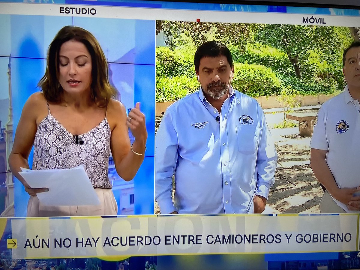 KekaBasualdo's tweet photo. ¿Que le cuesta al #Gobierno bajar el #Impuesto #Especifico del 40% al 30%? Estamos hablando de PEQUEÑOS EMPRESARIOS.. Esos que tanto defendía @gabrielboric el 18/10 #ApoyoACamioneros https://t.co/lHVvcYfLfJ