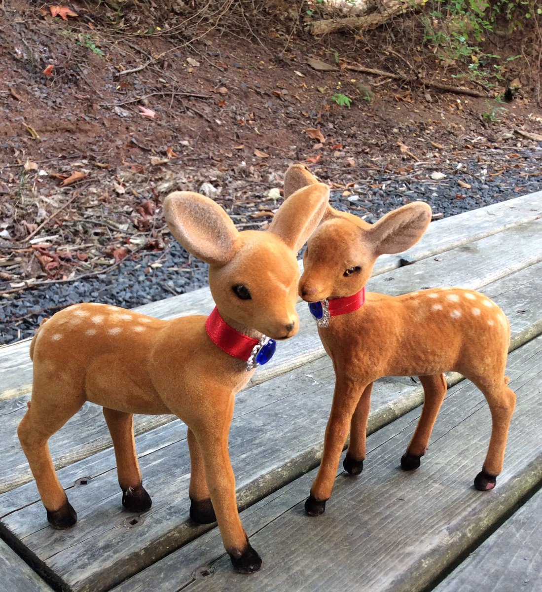 GothicGlass's tweet photo. Excited to share the latest addition to my #etsy #etsycanada #etsyvintage : #VintageChristmas π¨π¦ #FlockedReindeer #Deer #Fawns #RudolphtheRedNosedReindeer #Flockeddeer #VintageVigo #Canada #christmas #retrochristmas #retrodecorations #vintagereindeer https://t.co/JW3yaPVwB1 https://t.co/4S9Zpup208