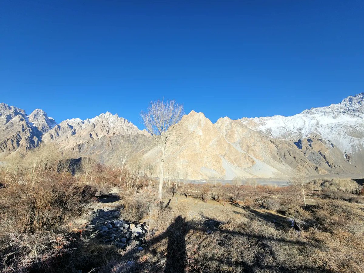 basitkhan1011's tweet photo. Glorious Gojal and Hunza Nagar
#Fortheloveofmountains #ABClicks #Hunxa #Gojal https://t.co/zL10TacbcI