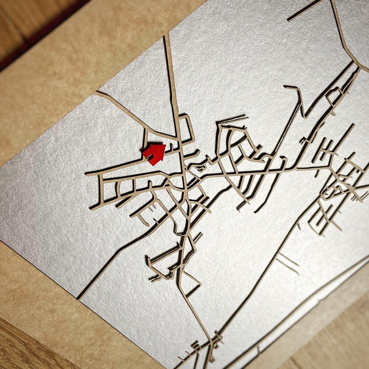 StadtLandCut's tweet photo. Hallo liebes #Staudt 🙋🏻‍♂️ 
Du bist klein aber fein!
Wann traust du dich und erzählst uns von deinem #Lieblingsort ?

#StadtLandCut #madewithmrbeam #kraftplex #wallart #pictureframe #streetmap #favoriteplace #laser https://t.co/hZ0Q1BrXVS