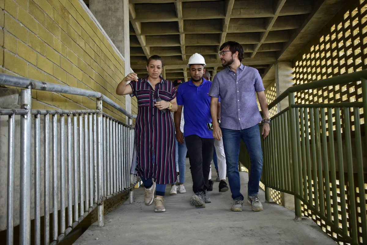 jaimepumarejo's tweet photo. Así va el colegio Nuevo Bosque, que pronto se llenará con los sueños de bilingüismo y doble titulación de casi 1.200 estudiantes. Una inversión junto a @fpiesdescalzos para la seguridad y desarrollo económico del barrio. Esta es la #RevoluciónEducativa de Barranquilla! https://t.co/QeorJqYIcU