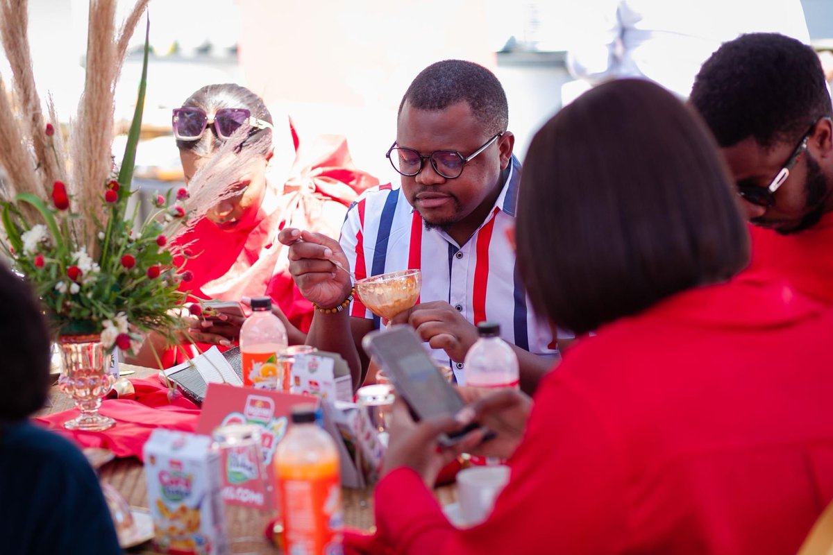 MenOfAmbience's tweet photo. Then Men Of Ambience turned up at the BigTree CornFlakes Official launch..

#BigTreeCornFlakes https://t.co/t769qlQ1lb