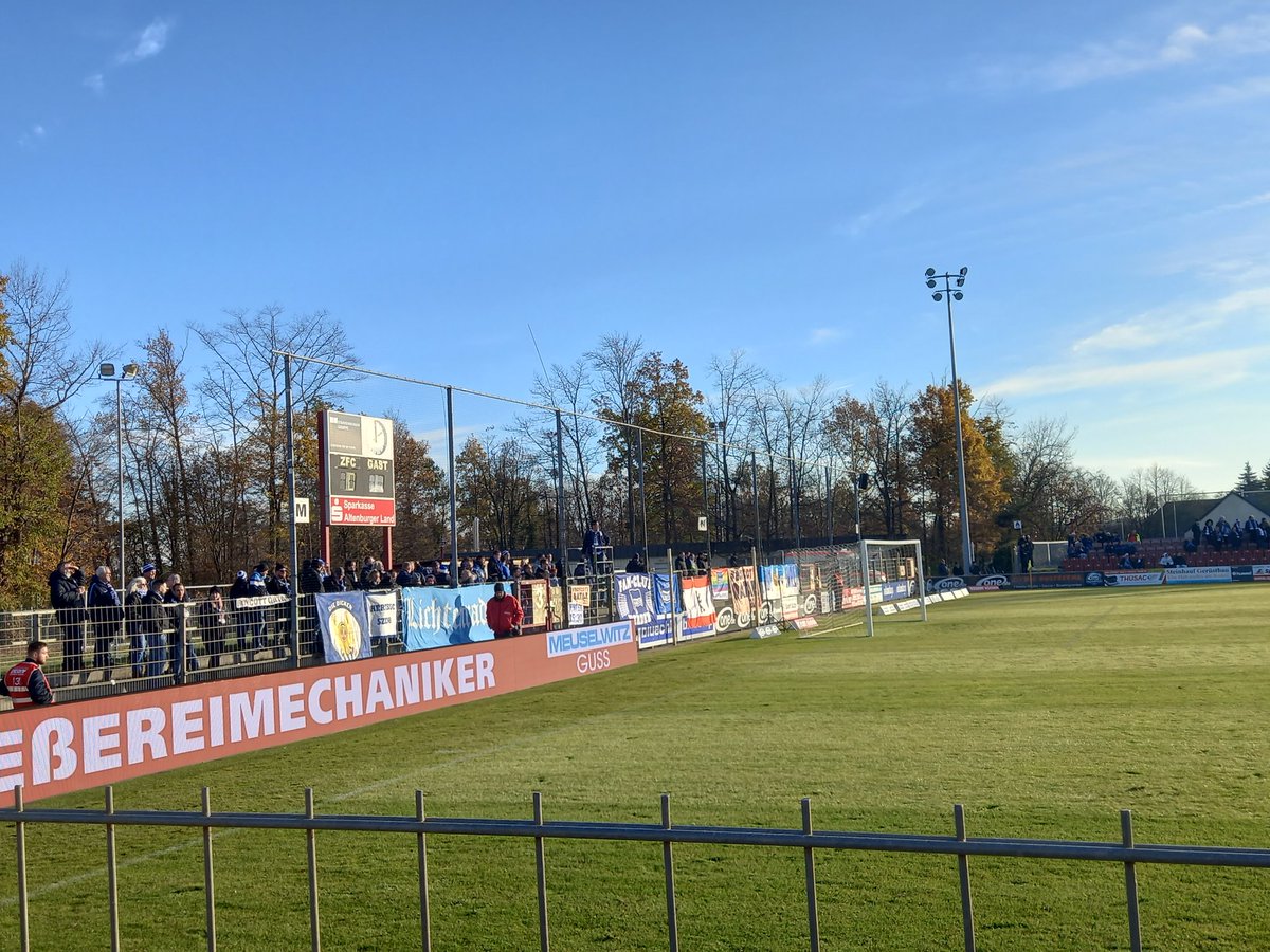 hertha4life91's tweet photo. Gemütlicher Sonntagmittag #hahohe #U23 #ZFCBSC https://t.co/3JzxR6yVbf