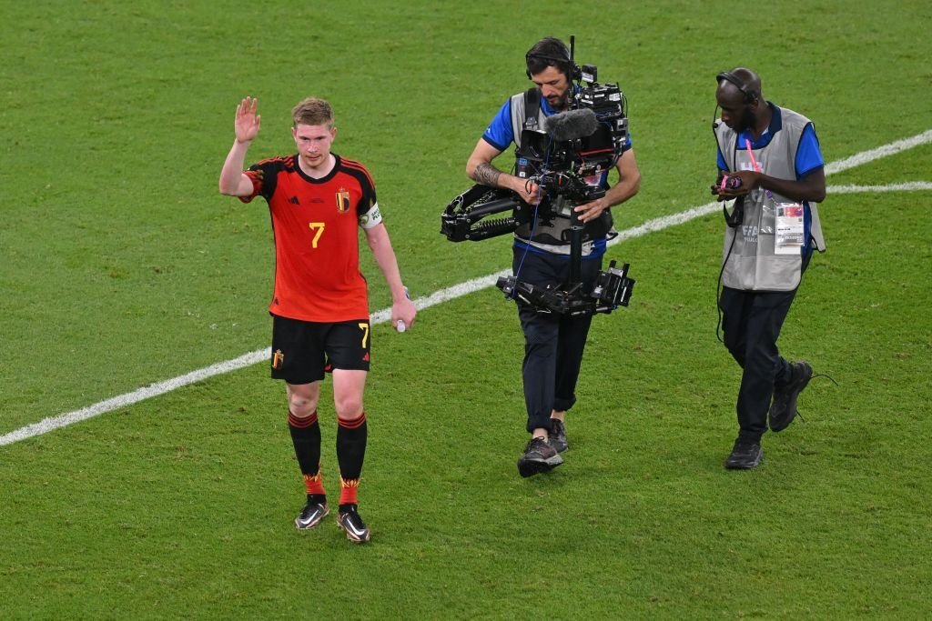 InsiderCity_Ar's tweet photo. 📸| كيفن دي بروين بعد نهاية المباراة.🇧🇪

#BEL #Qatar2022 #FIFAWorldCup https://t.co/pCEADGLcw9