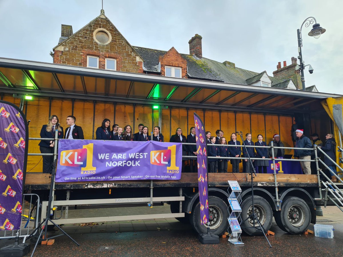 Smithdon_High's tweet photo. The fantastic cast of Oliver with a great performance at the Hunstanton Christmas light switch on #singers #performanceonpoint #christmaslightswitchon #proud https://t.co/EVDtd0sjJJ
