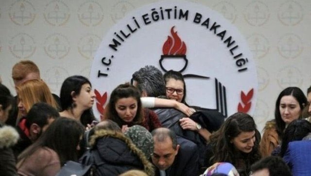 Önümüzdeki ay içinde 700 civarında ek öğretmen ataması için takvim çalışması yapılacakmış. Benim beklentim bu sayının artırılacağı yönünde. Atama bekleyenler için iyi bir haber gelir inşallah. 
#ögretmenataması