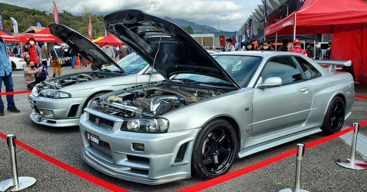 jdmglobalWH's tweet image. Global Auto not only came with an R33 400R but also an R34 Z-Tune 😲. Seeing them together in one place is enough to make almost anyone go weak at the knees.

#globalauto #400R #ZTune #rb26 #R33 #R34 #Nismo #Skyline #R34GTR #r34skyline #RB26dett #jdmdaily #jdmstyle #jdmlegends