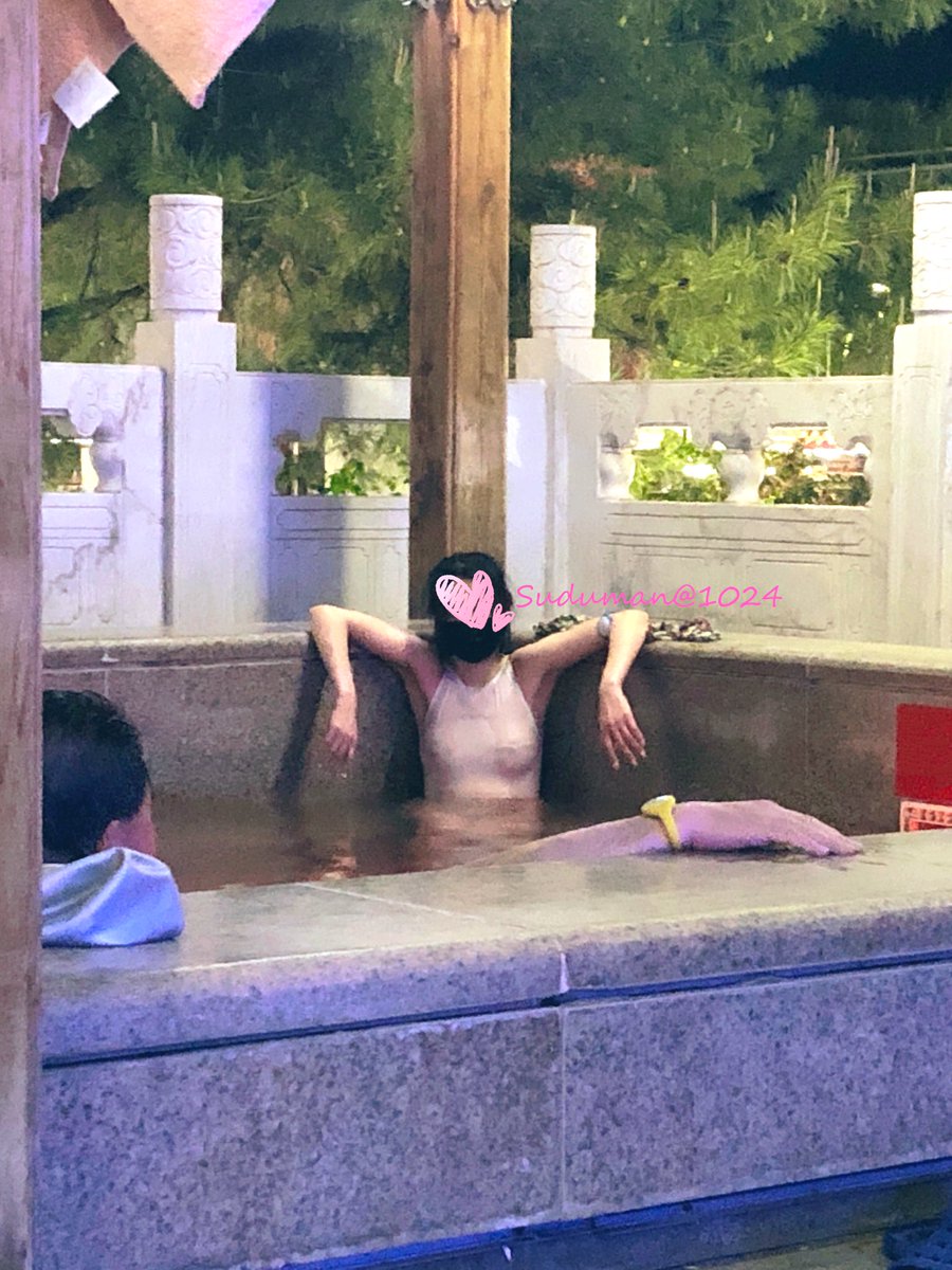 suduman1024's tweet photo. 大叔你低下头是不好意思了🤔
还是有什么东西发生了变化😝 https://t.co/dP6q4M8fJk