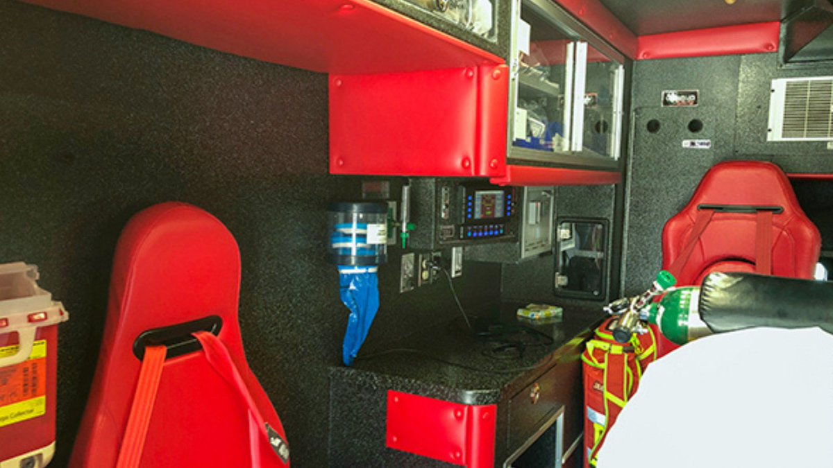 BraunAmbulances's tweet photo. Hopkinsville Fire/EMS has a new ride. @Penn_Care recently delivered a 2022 Braun Chief XL Ford F-450 4x4 ambulance to the department in Hopkinsville, Kentucky. Learn more about the Chief XL at https://t.co/86ppB9UMtv. #CustomAmbulance #ChiefXL #BraunAmbulances https://t.co/pCNEMncu0l