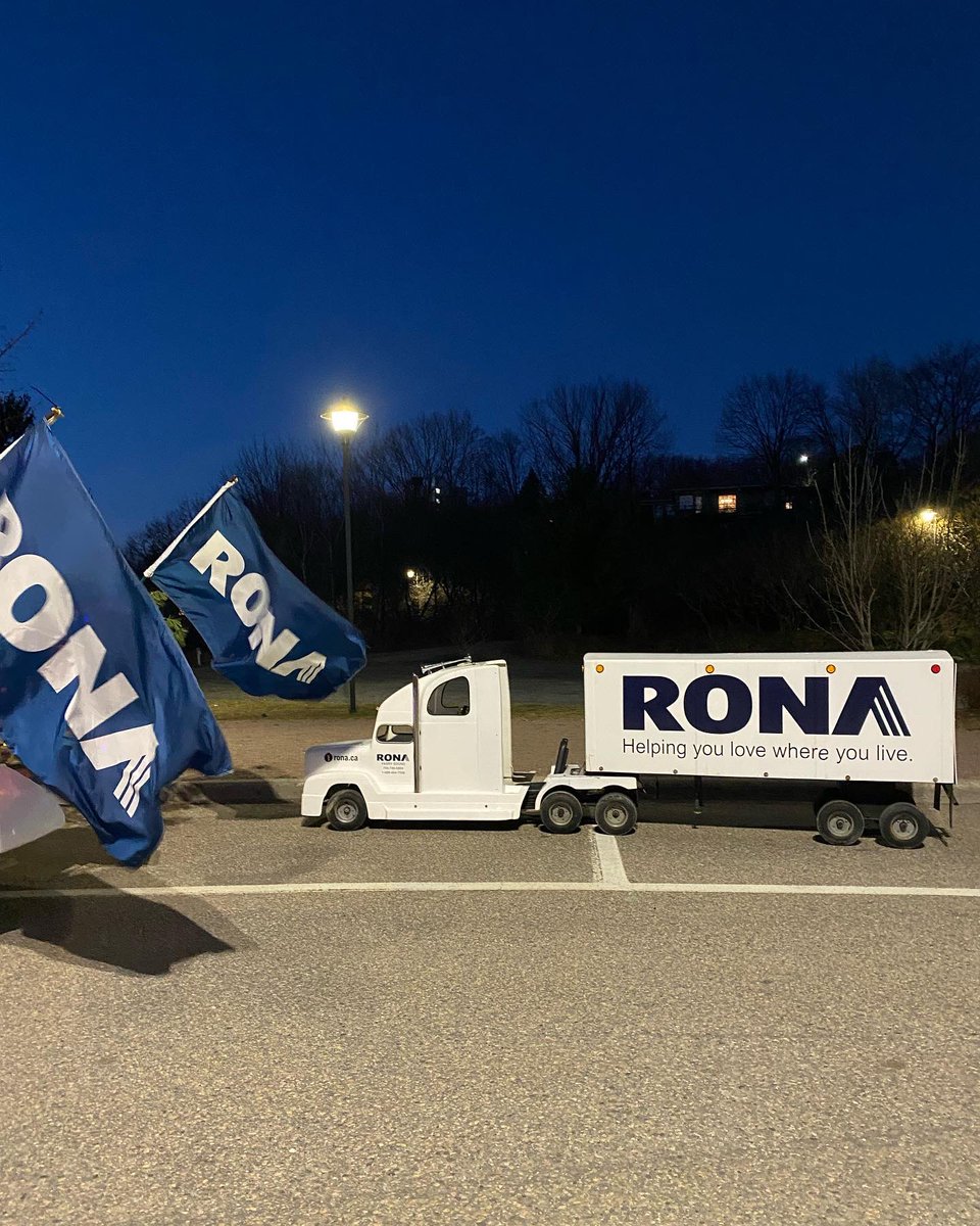RONAParrySound's tweet image. This little guy got to be in the Santa Claus parade #parrysound #rona #santaclaus @RONAinc @santaclaus
