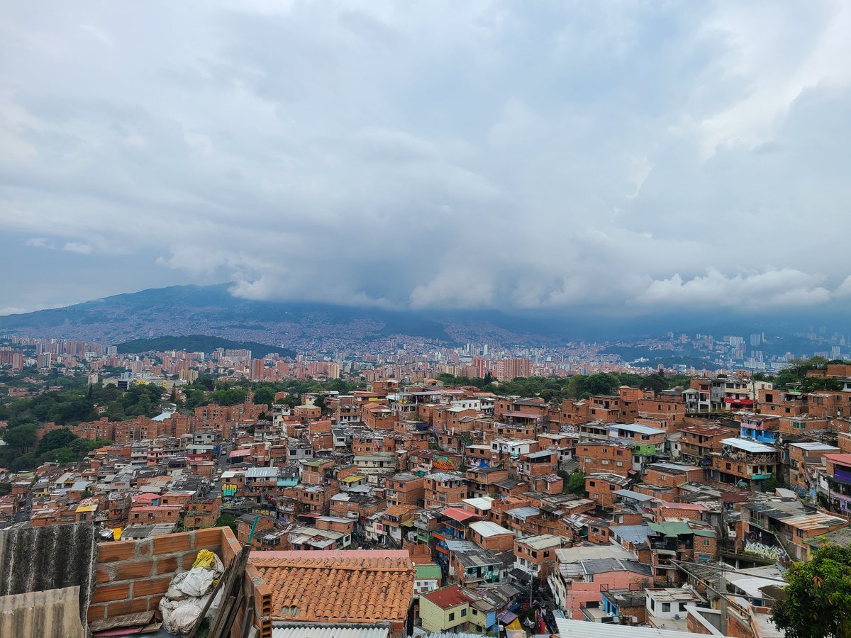 SceniC_MCMLXXX's tweet photo. Once the most violent suburb on Earth, #Communa13 has transformed itself. Art, music, and the aroma of street food have replaced the brutality and fear that once filled the streets.

Cancel your bias and come check out this amazing place.

#Colombia #StreetArt #WorkRemote #Travel https://t.co/zE1WCBd0kj