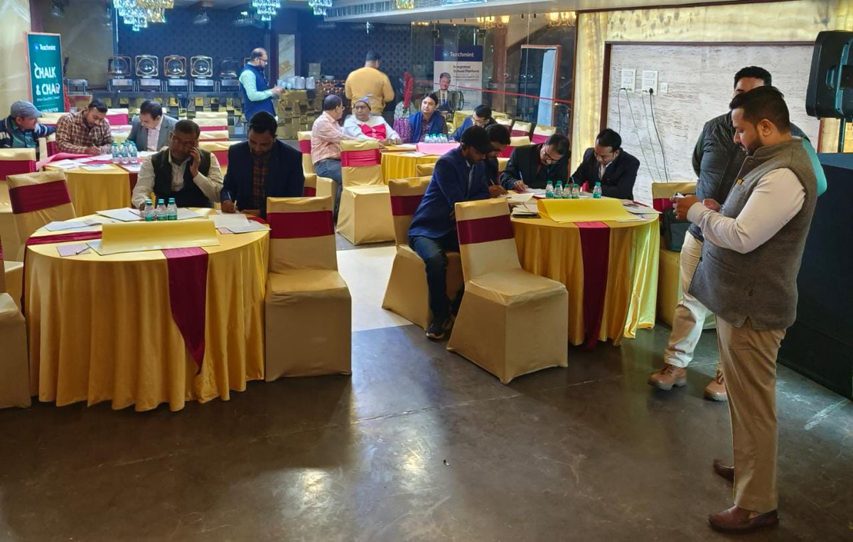 FARamnagar's tweet photo. An interactive discussion session with other leading schools of district during meet organised by leading Tech company 'Teachmint' in Bettiah today. @pulkitjjw https://t.co/AbuZhZVIcT