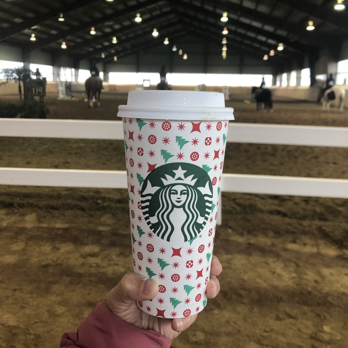 Jade37768636's tweet photo. #starbucksholiday https://t.co/j8gClB30Kd