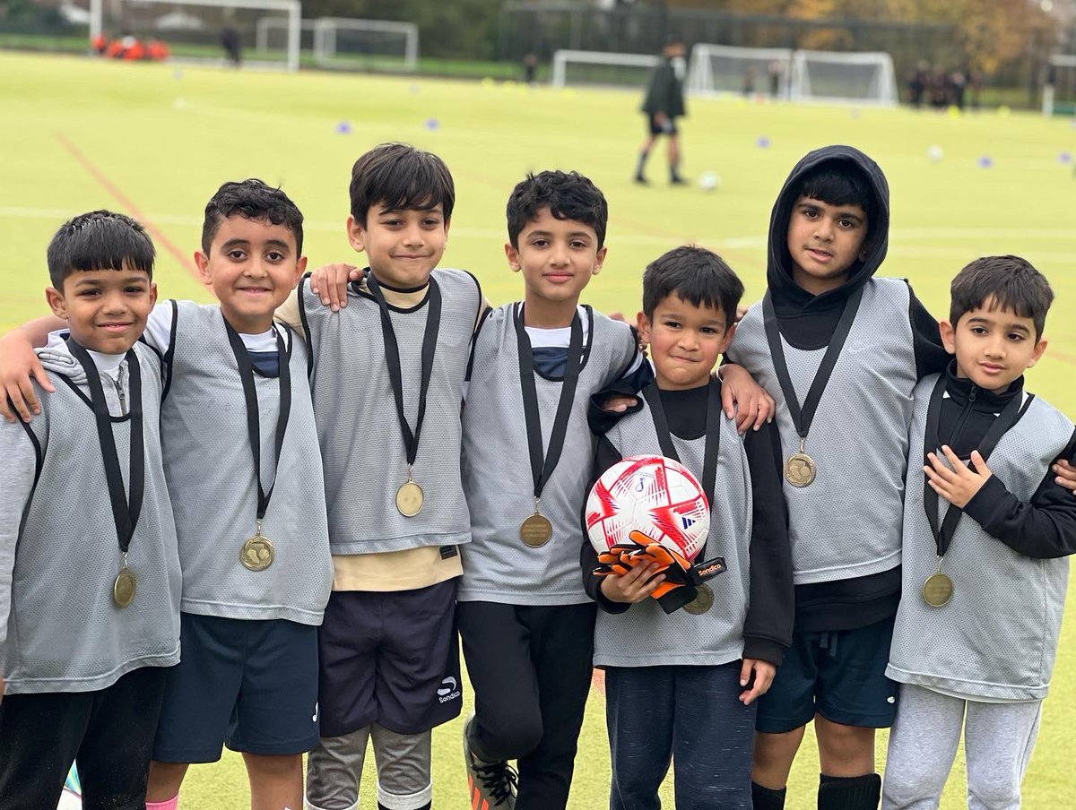 Sporttiersltd's tweet photo. Entertainment & thrills. Our Academy members gave their all today, battling it out for this month’s #STACup. It was unfamiliar territory for our Upper Academy, as AJ Sport London became the first external team to enter our monthly tournament. We go again on Sunday 18 December. 🏆 https://t.co/lHqWJW25Mc